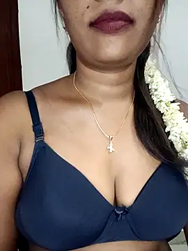 Snapshot of Tamil_kavinila chatting on 04.28.26 Tamil kavinila online show from 04.28.26