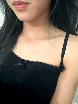 Snapshot of Desi_sara chatting on 10.26.25 Desi sara online show from 10.26.25