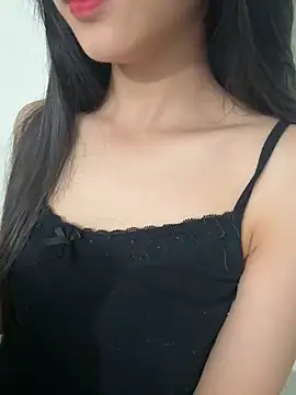 Snapshot of Desi_sara chatting on 05.04.26 Desi sara online show from 05.04.26
