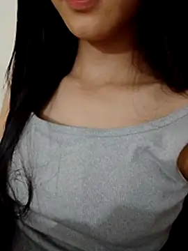 Snapshot of Desi_sara chatting on 05.27.26 Desi sara online show from 05.27.26