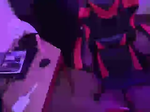 Snapshot of ChloeSnoww chatting on 09.30.25 ChloeSnoww online show from 09.30.25