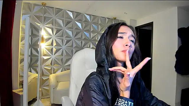 Snapshot of hellen_tease chatting on 04.21.26 hellen tease online show from 04.21.26