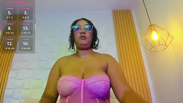 Snapshot of AriaBelle chatting on 11.01.25 AriaBelle online show from 11.01.25