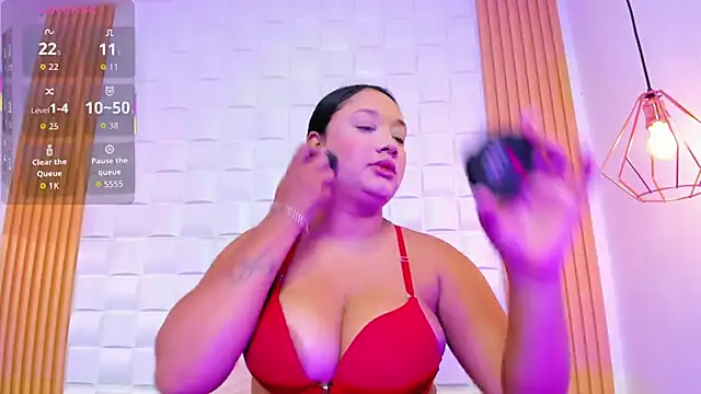 Snapshot of AriaBelle chatting on 11.16.25 AriaBelle online show from 11.16.25