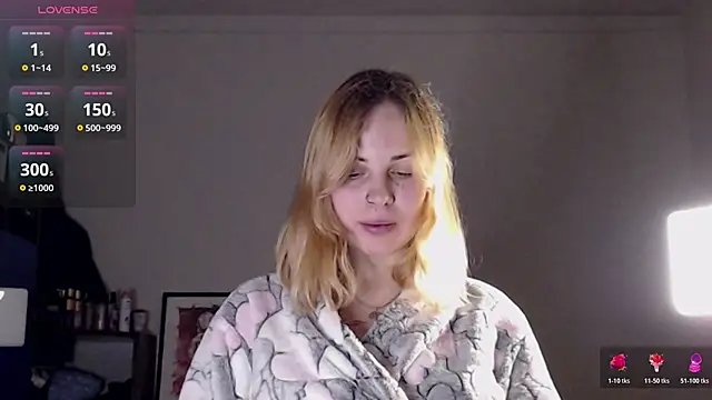 Snapshot of Alismoona chatting on 12.02.25 Alismoona online show from 12.02.25