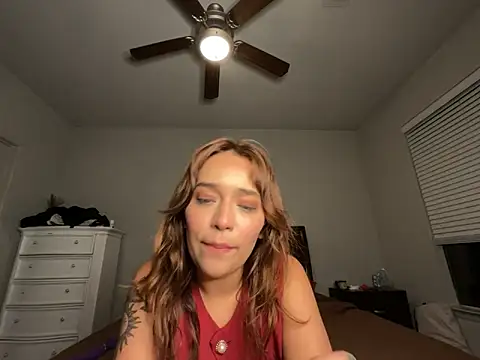 Snapshot of eurydicee chatting on 10.07.25 eurydicee online show from 10.07.25