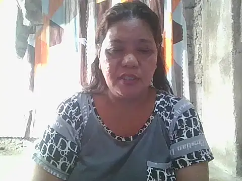 Snapshot of xxbernxxx chatting on 12.15.25 xxbernxxx online show from 12.15.25