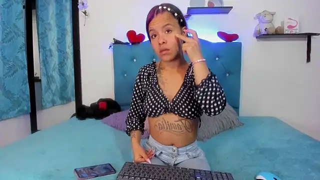 Snapshot of sandy_ass_69 chatting on 11.19.25 sandy ass 69 online show from 11.19.25