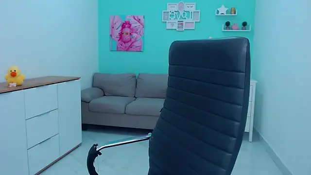 Snapshot of LilFleurish chatting on 12.14.25 LilFleurish online show from 12.14.25