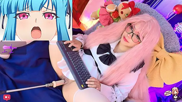 Snapshot of mitsuki-- chatting on 12.14.25 mitsuki-- online show from 12.14.25