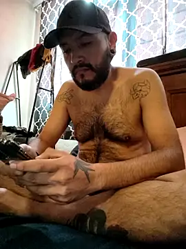 Snapshot of rvc1cld chatting on 09.11.25 rvc1cld online show from 09.11.25