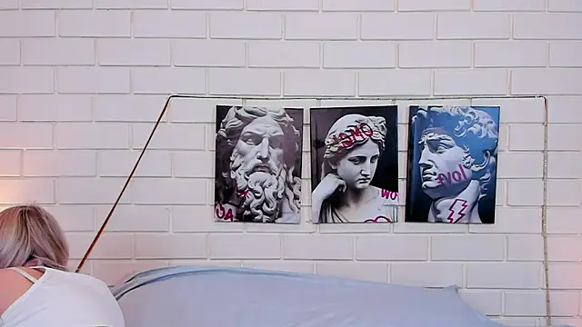 Snapshot of Blondy_Fina chatting on 09.20.25 Blondy Fina online show from 09.20.25