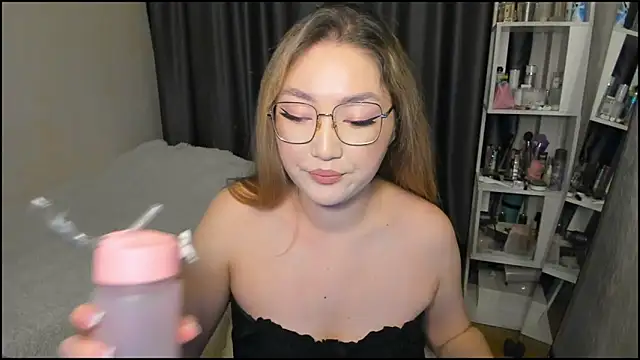 lyra x online show from 03.07.26