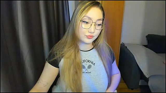 lyra x online show from 05.05.26