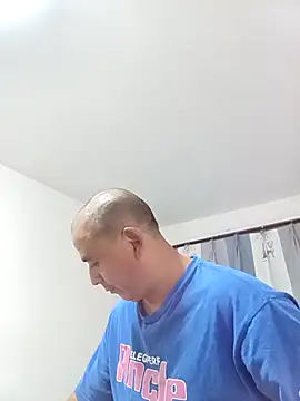 Snapshot of CWQ123 chatting on 10.08.25 CWQ123 online show from 10.08.25