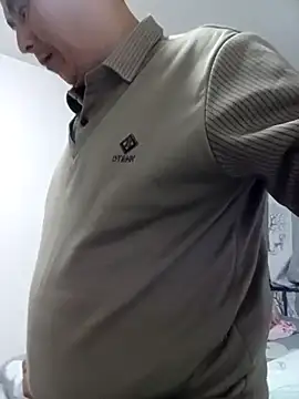 Snapshot of CWQ123 chatting on 10.19.25 CWQ123 online show from 10.19.25