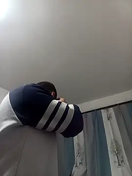 Snapshot of CWQ123 chatting on 10.30.25 CWQ123 online show from 10.30.25