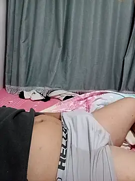 Snapshot of CWQ123 chatting on 11.12.25 CWQ123 online show from 11.12.25