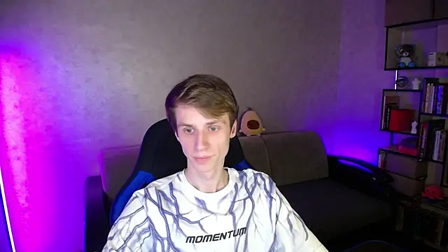 Snapshot of yes_cute_boy_ chatting on 11.05.25 yes cute boy online show from 11.05.25