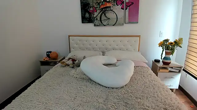 Tania xw online show from 10.27.25