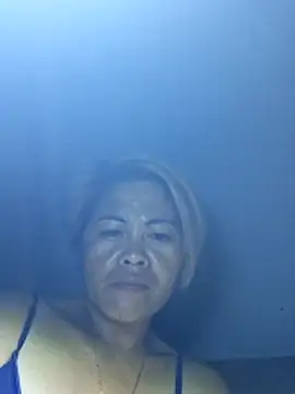 Snapshot of hottie_dolly chatting on 12.14.25 hottie dolly online show from 12.14.25