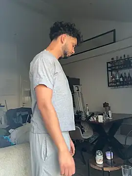 Gipsyboysteve online show from 04.18.26