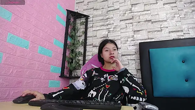 maily can online show from 11.25.25