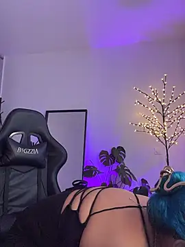 Snapshot of HATSUNE__ chatting on 12.04.25 HATSUNE online show from 12.04.25