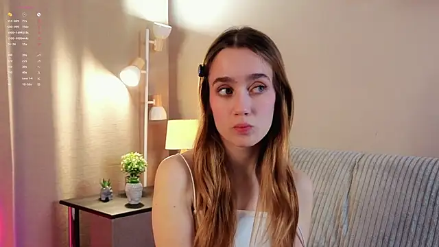 Snapshot of EarleneBrayton chatting on 11.06.25 EarleneBrayton online show from 11.06.25