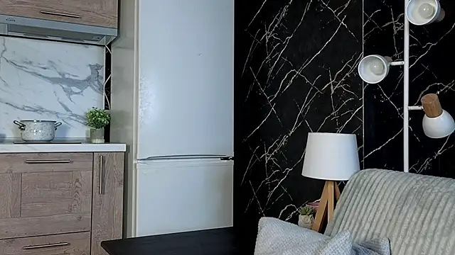 Snapshot of EarleneBrayton chatting on 12.14.25 EarleneBrayton online show from 12.14.25