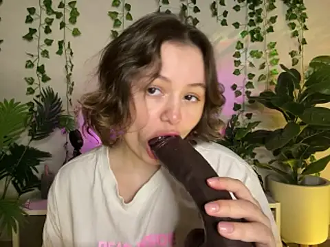 MoonIvy  online show from 02.05.26