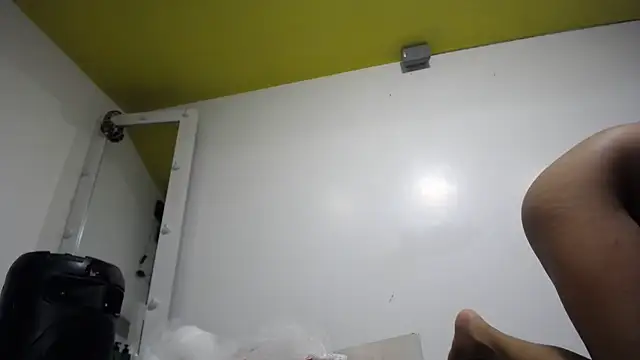 Snapshot of habdiela chatting on 10.16.25 habdiela online show from 10.16.25