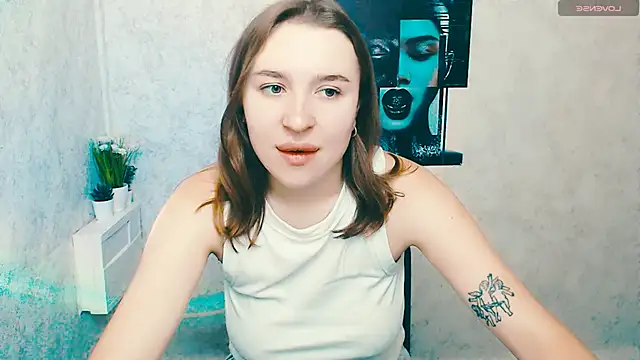 JuliaTopp  online show from 11.04.25