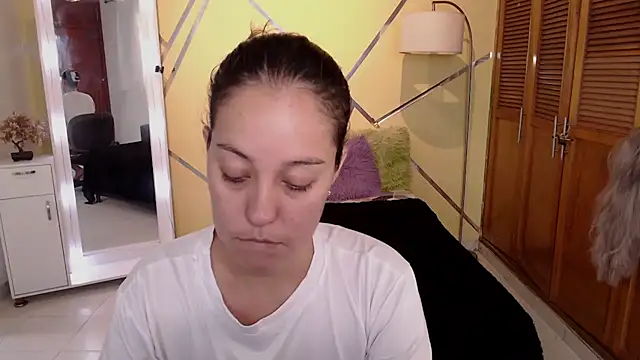 shirleyrojas online show from 12.15.25