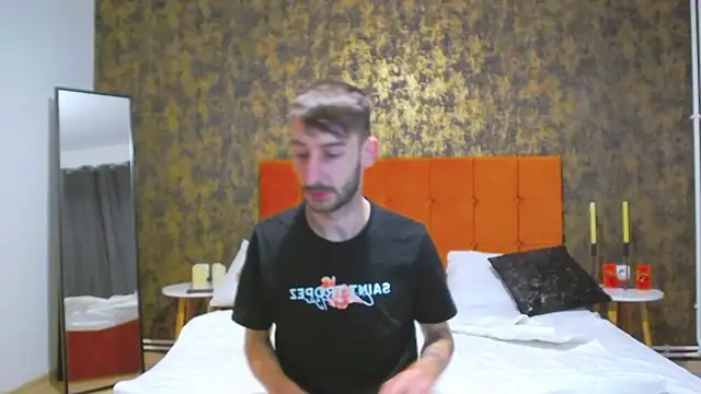 Snapshot of bignosebigcok chatting on 10.28.25 bignosebigcok online show from 10.28.25