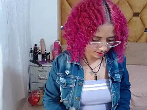 CATTALINAHOT online show from 04.16.26