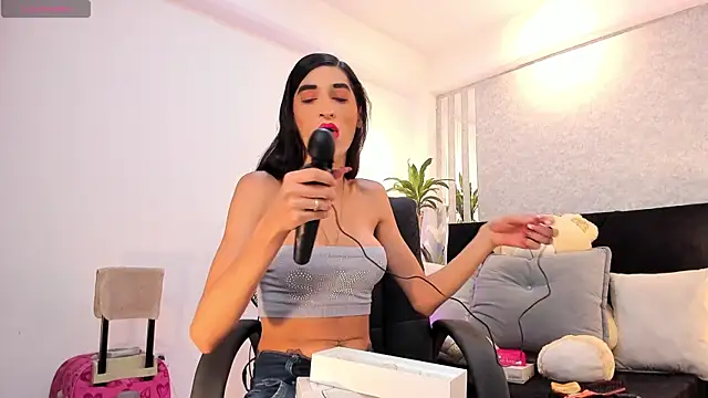 Snapshot of lily_cash1 chatting on 01.09.26 lily cash1 online show from 01.09.26