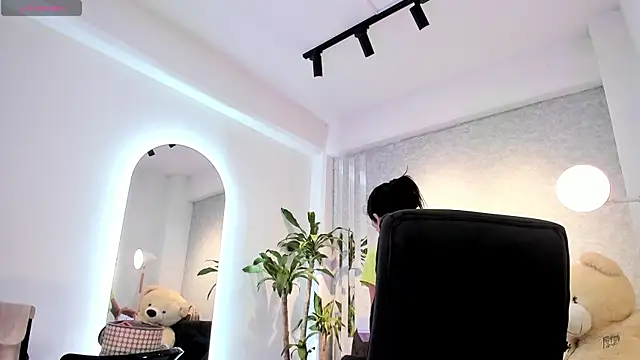 Snapshot of lily_cash1 chatting on 02.13.26 lily cash1 online show from 02.13.26