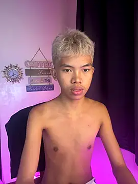 Snapshot of urcumjp chatting on 12.14.25 urcumjp online show from 12.14.25