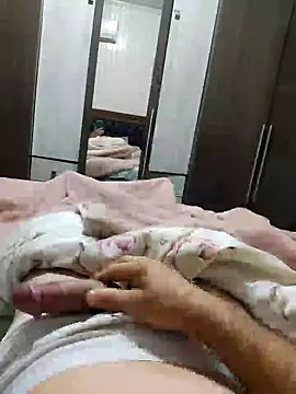 Gustavo198045 online show from 11.17.25