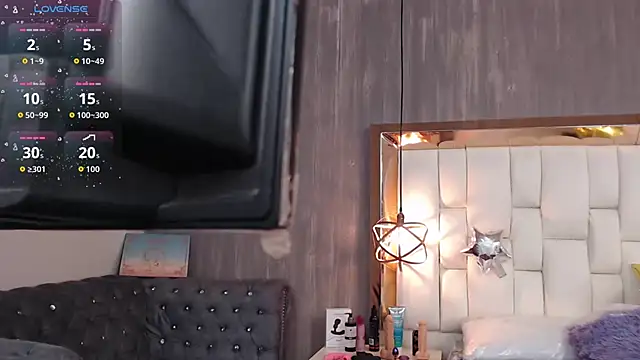 Foxxy Doll online show from 11.21.25