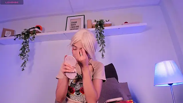 Vampgyal online show from 12.18.25