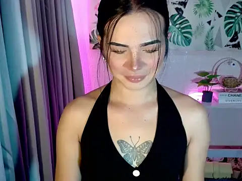 Snapshot of _SexyButterfly chatting on 10.10.25  SexyButterfly online show from 10.10.25