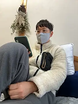 tom19899q online show from 12.04.25