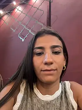 Snapshot of -juicy_ chatting on 11.10.25 -juicy online show from 11.10.25