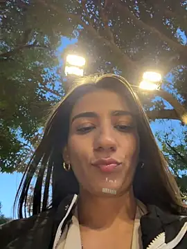 -juicy  online show from 12.20.25