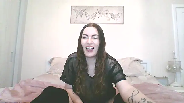 Snapshot of EllaKent chatting on 01.18.26 EllaKent online show from 01.18.26