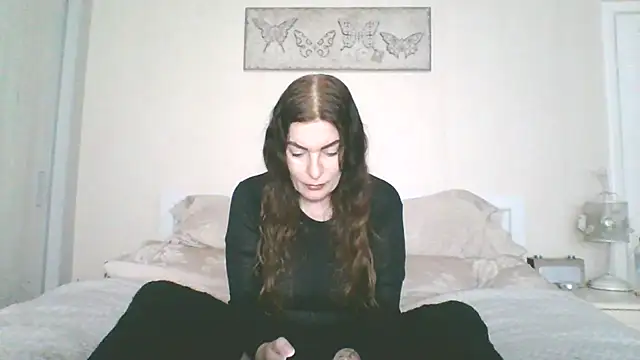 Snapshot of EllaKent chatting on 02.12.26 EllaKent online show from 02.12.26