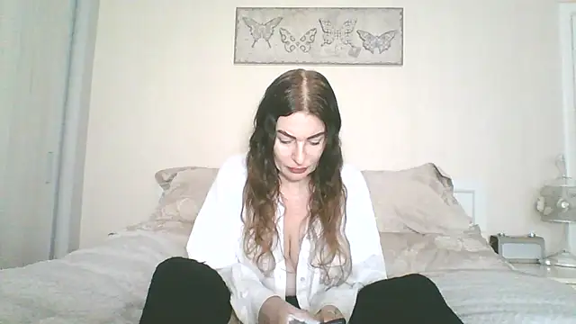 Snapshot of EllaKent chatting on 02.23.26 EllaKent online show from 02.23.26