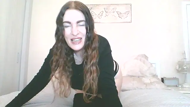 Snapshot of EllaKent chatting on 03.05.26 EllaKent online show from 03.05.26